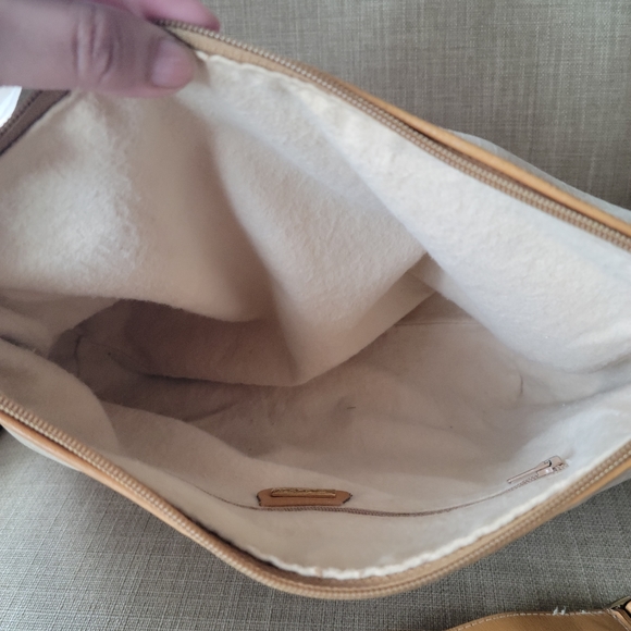 Authentic Gucci vintage GG canvas crossbody bag 001.105.0096 (B03) - Picture 13 of 16